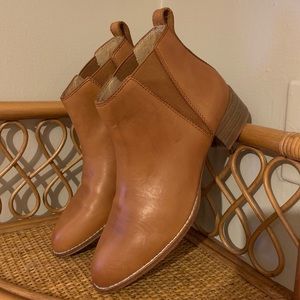 Madewell brown leather Chelsea boots